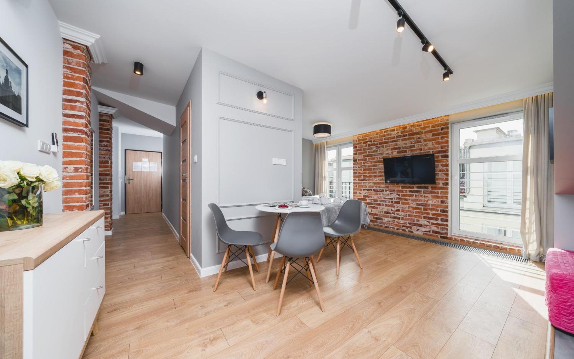 Studio Apartment